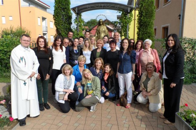 Misionari Monfortanci - Družba Marijina